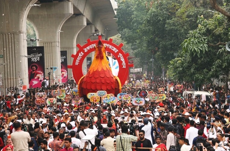 পহেলা বৈশাখ উপলক্ষে বর্ণিল ‘বৈশাখী শোভাযাত্রা’ 
